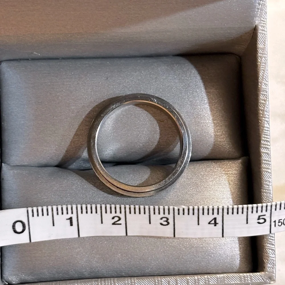 Macy’s Elegant Black and Silver Jewelry Fidget Ring with Matte Finish